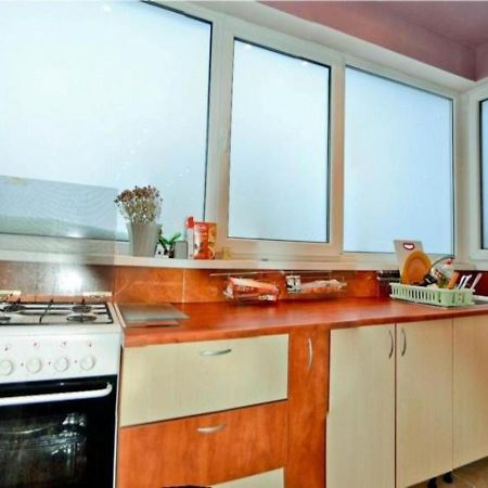 Apartament Laurentiu - Etaj.1 Bucureşti Eksteriør bilde