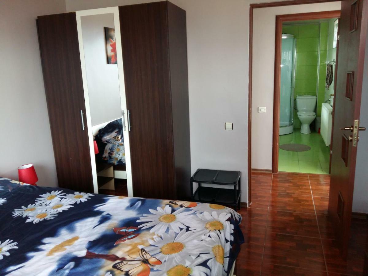 Apartament Laurentiu - Etaj.1 Bucureşti Eksteriør bilde